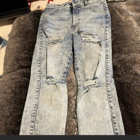 Fitjeans size small - Picture 3 of 5